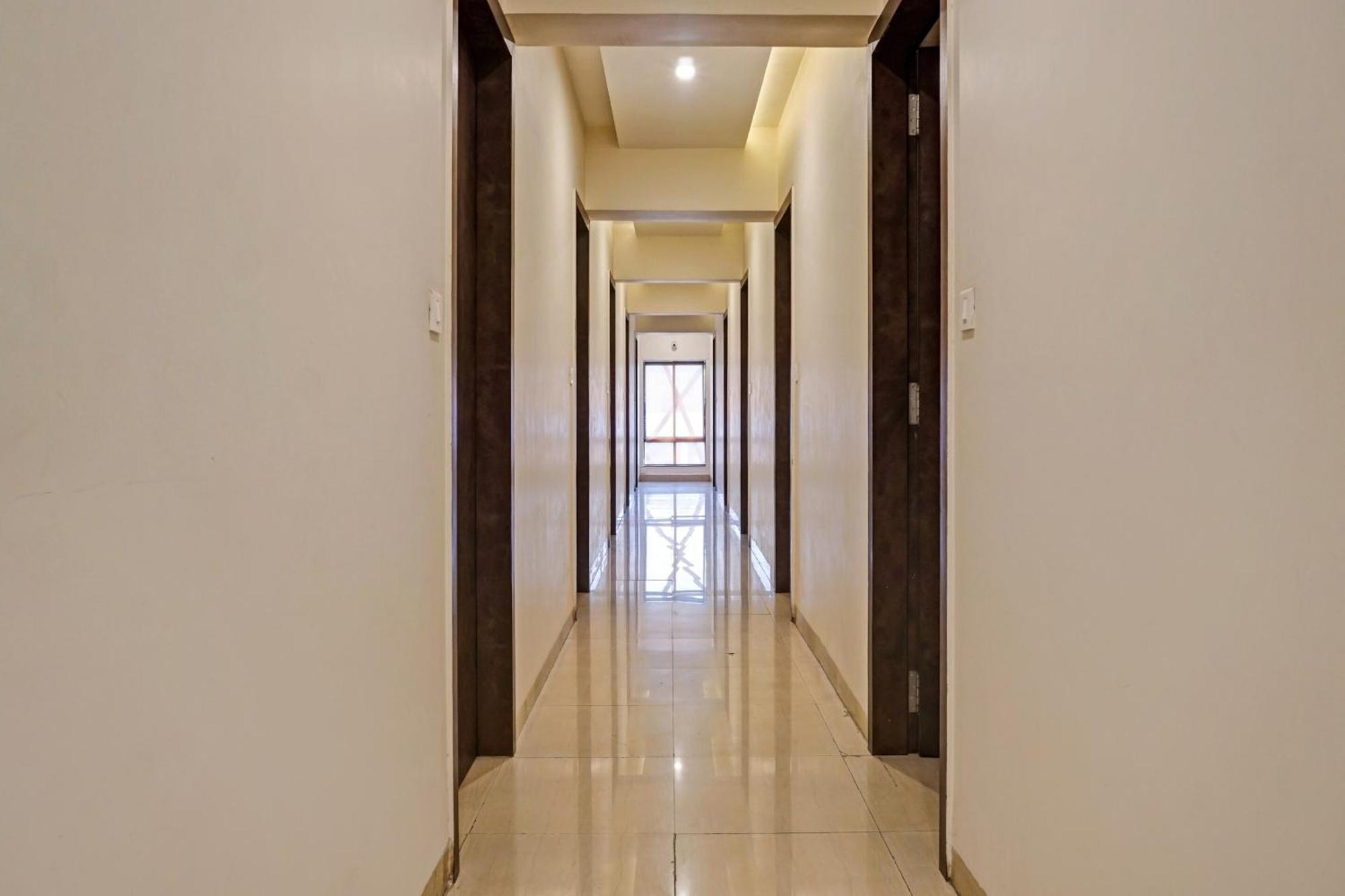 Collection O Royce Studios Near Pune Airport Exterior photo