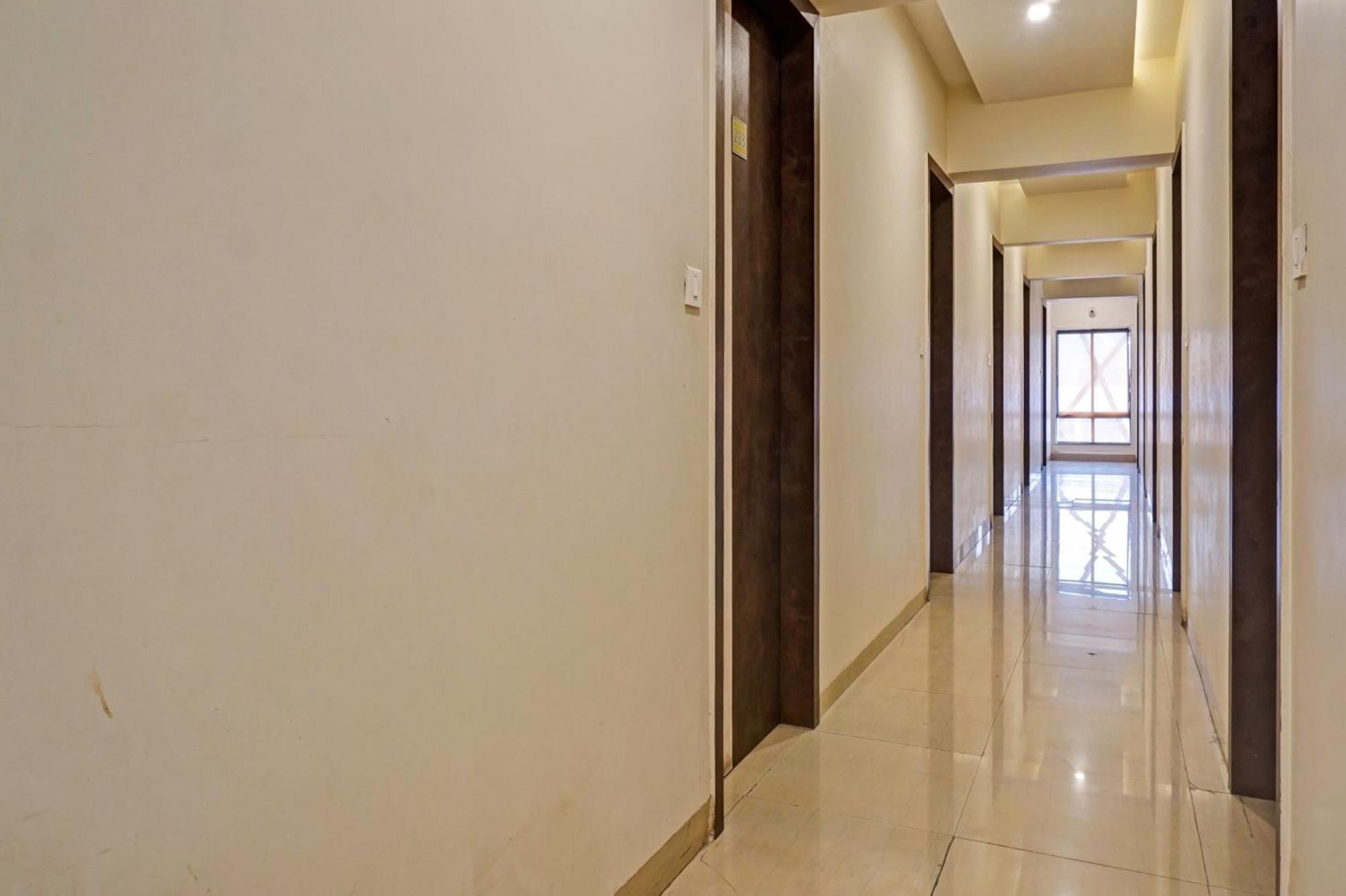 Collection O Royce Studios Near Pune Airport Exterior photo